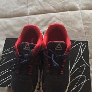 •Sold• Boy’s Reebok Shoes sz 2 1/2